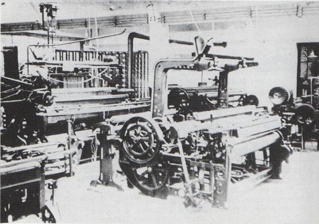 1945-ben újjáépített és üzembe helyezett szövőgép